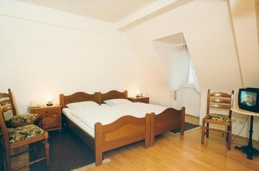 Hotel Zum Pfalzgrafen Heidelberg Kamer foto